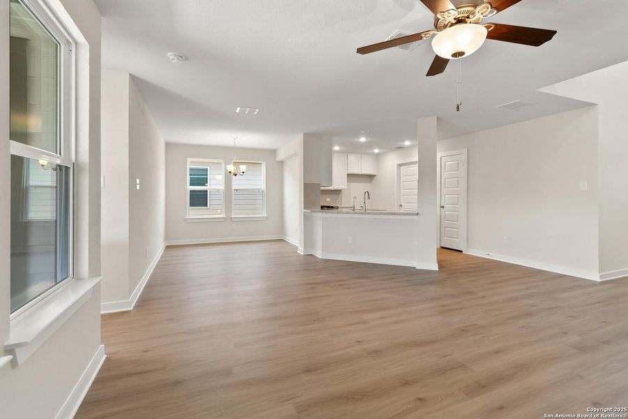 Spacious, unfurnished interior of a new home in Willow Point, San Antonio (Image 22). Spacious, unfurnished interior of a new home in Willow Point, San Antonio (Image 22).