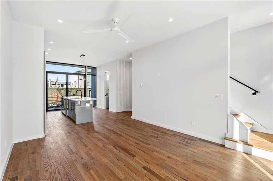 Spacious, unfurnished interior of a new home in , Atlanta (Image 18).