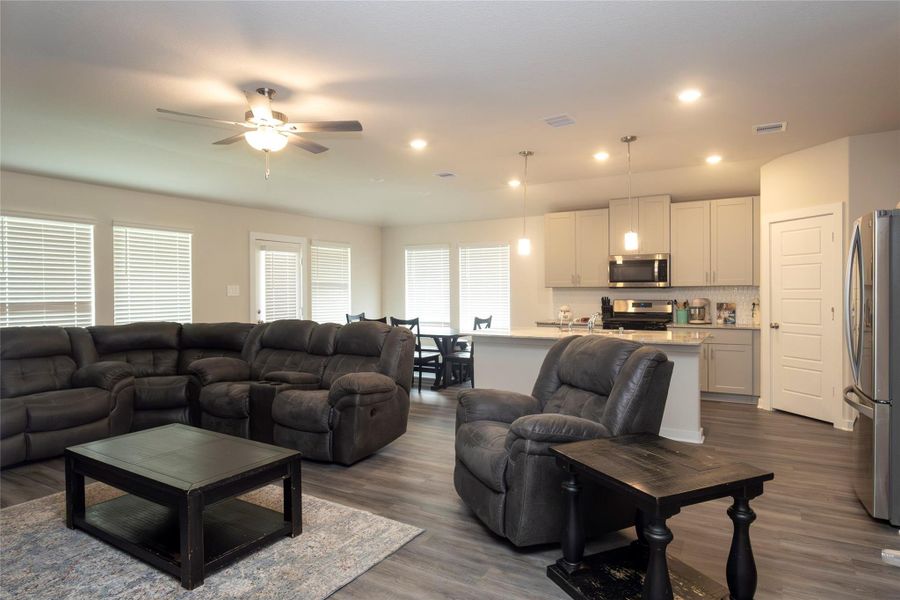 Furnished interior view inside a new home in Sundance Cove - Classic Series, Crosby (Image 12).