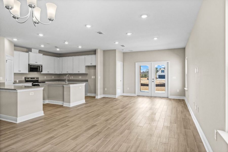 Spacious, unfurnished interior of a new home in Natureview, Freeport (Image 23).