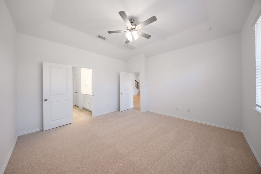 Spacious, unfurnished interior of a new home in Chalk Hill, Celina (Image 29).