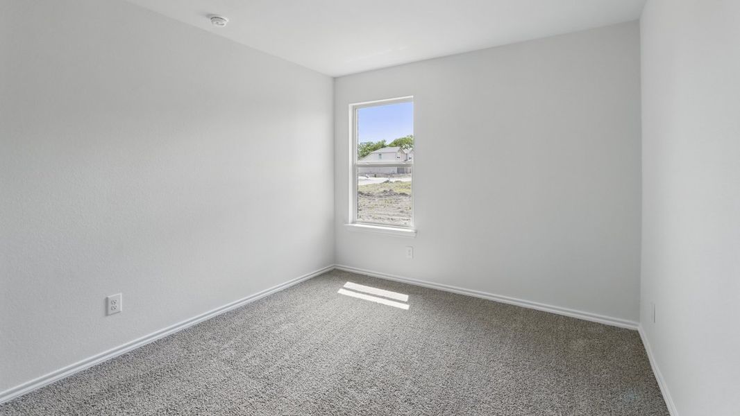 Spacious, unfurnished interior of a new home in Bluff Springs, Ferris (Image 24).