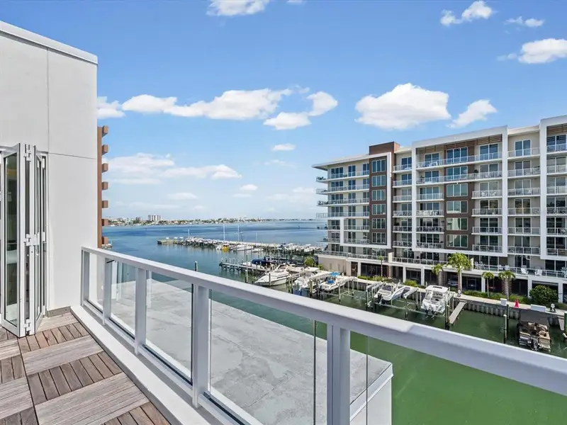 Condo located in Clearwater, FL showcasing its design and architecture (Image 32).