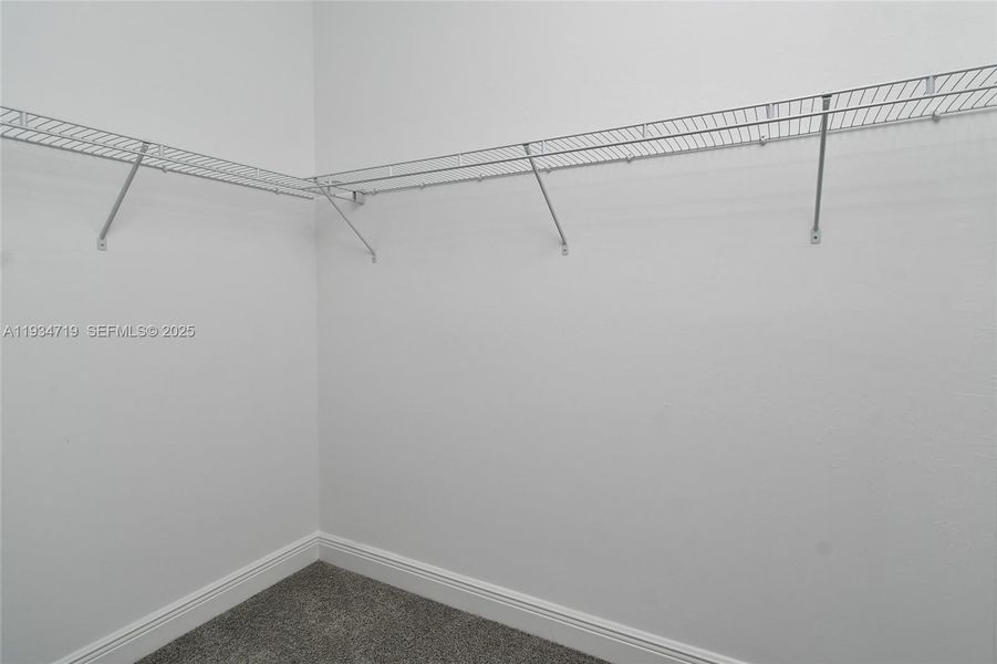 Spacious, unfurnished interior of a new home in , Lehigh Acres (Image 26).