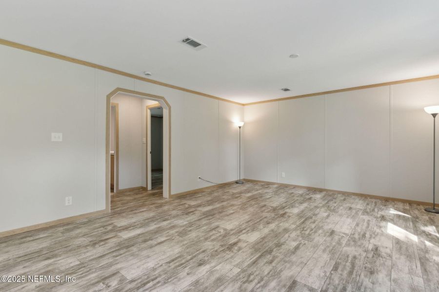 Spacious, unfurnished interior of a new home in , Yulee (Image 17).