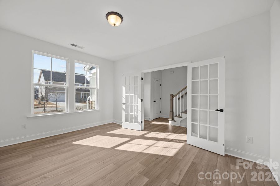 Spacious, unfurnished interior of a new home in Lakeside Glen, York (Image 24). Spacious, unfurnished interior of a new home in Lakeside Glen, York (Image 24).
