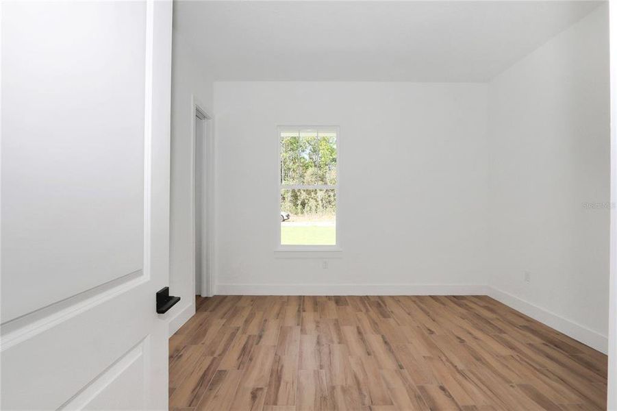 Spacious, unfurnished interior of a new home in , Dunnellon (Image 17).