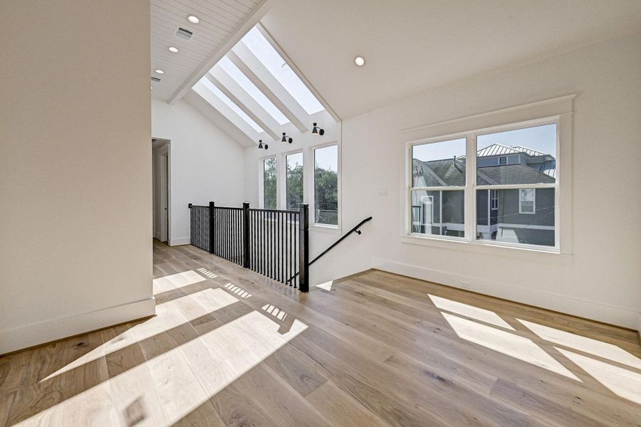 Spacious, unfurnished interior of a new home in , Houston (Image 24).