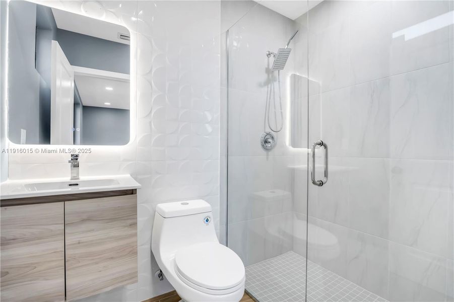 Furnished interior view inside a new home in , Plantation (Image 7).