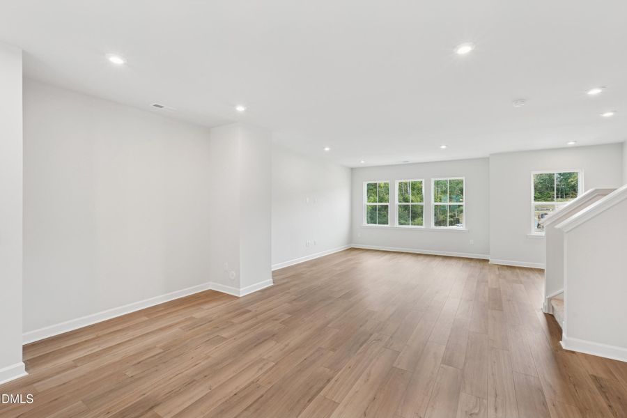 Mews at Holding Village 53_Dining and Li Mews at Holding Village 53_Dining and Li