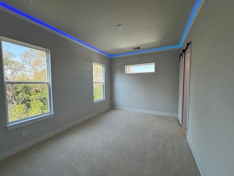 Spacious, unfurnished interior of a new home in , Houston (Image 30).