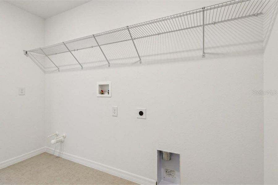 Spacious, unfurnished interior of a new home in Northlake Traditional, Winter Garden (Image 39). Spacious, unfurnished interior of a new home in Northlake Traditional, Winter Garden (Image 39).