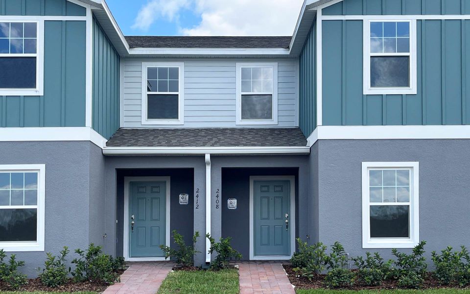 Beautiful Curb Appeal of a Central Florida Townhome