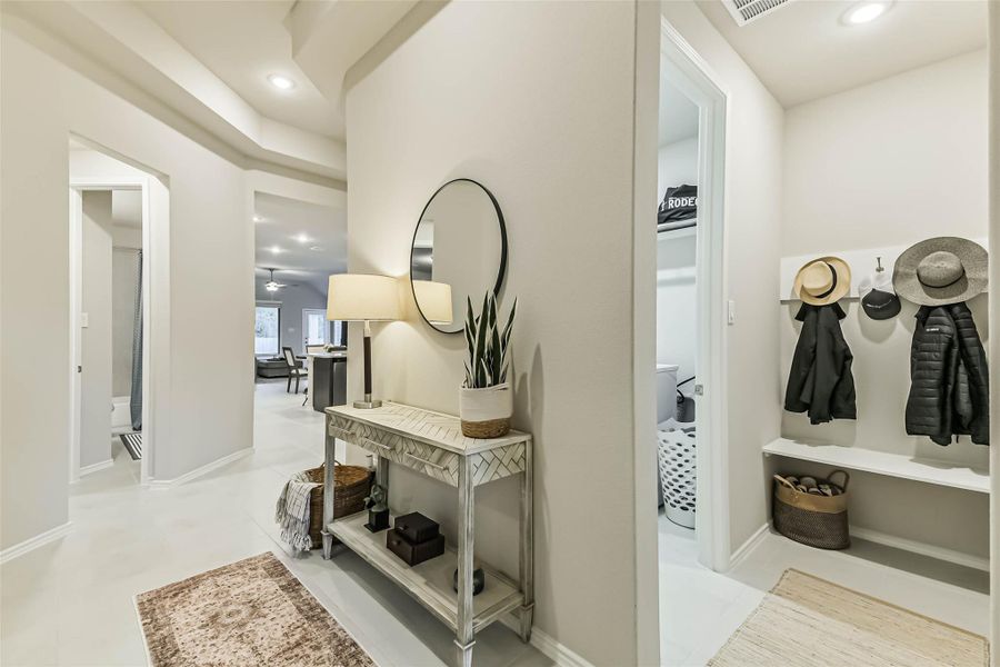 Furnished interior view inside a new home in Escondido 45', Magnolia (Image 7).