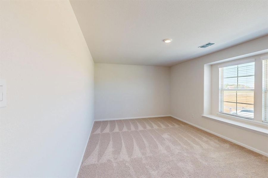 Spacious, unfurnished interior of a new home in Kings Way, Denton (Image 28).