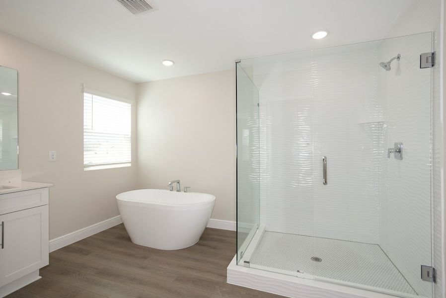 Furnished interior view inside a new home in Pasadena Woods, Dade City (Image 10).