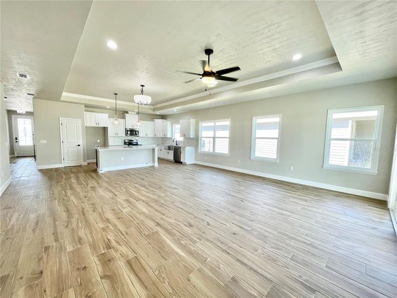 Spacious, unfurnished interior of a new home in , Gainesville (Image 24).