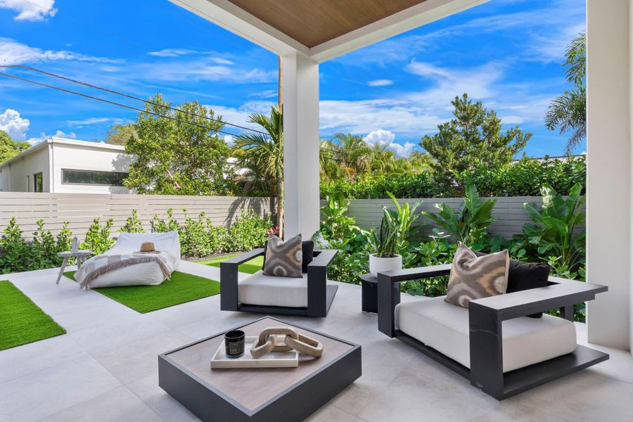 Exterior details and patio area of a home in , Fort Lauderdale (Image 25).