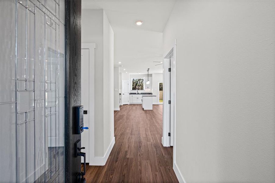 Spacious, unfurnished interior of a new home in , Granbury (Image 20).