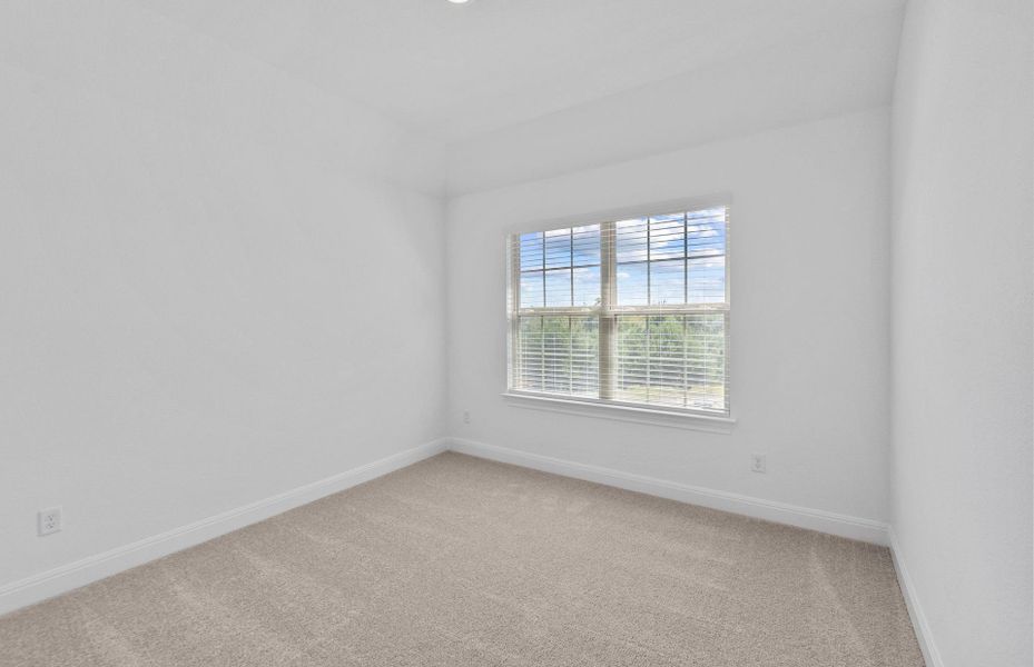 Spacious, unfurnished interior of a new home in Bluffview Reserve, Leander (Image 35).