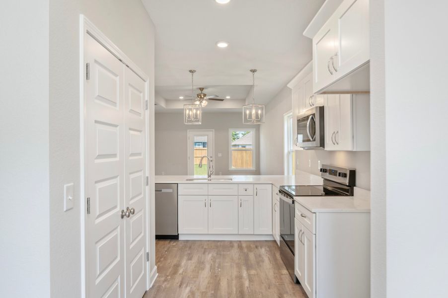 Representative furnished interior of a home built from the Georgia by CJL Homes in Blossom Grove, Crestview (Image 6).