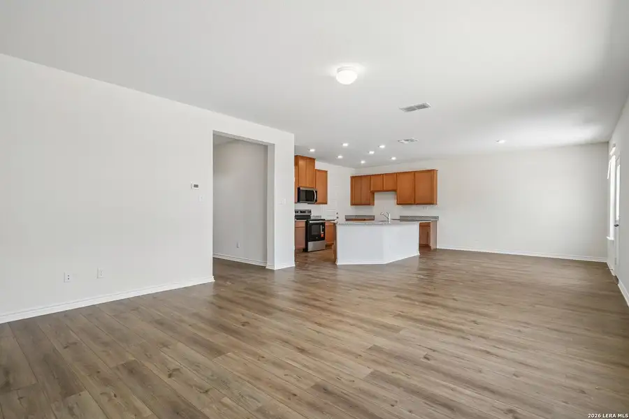 Spacious, unfurnished interior of a new home in , San Antonio (Image 26).