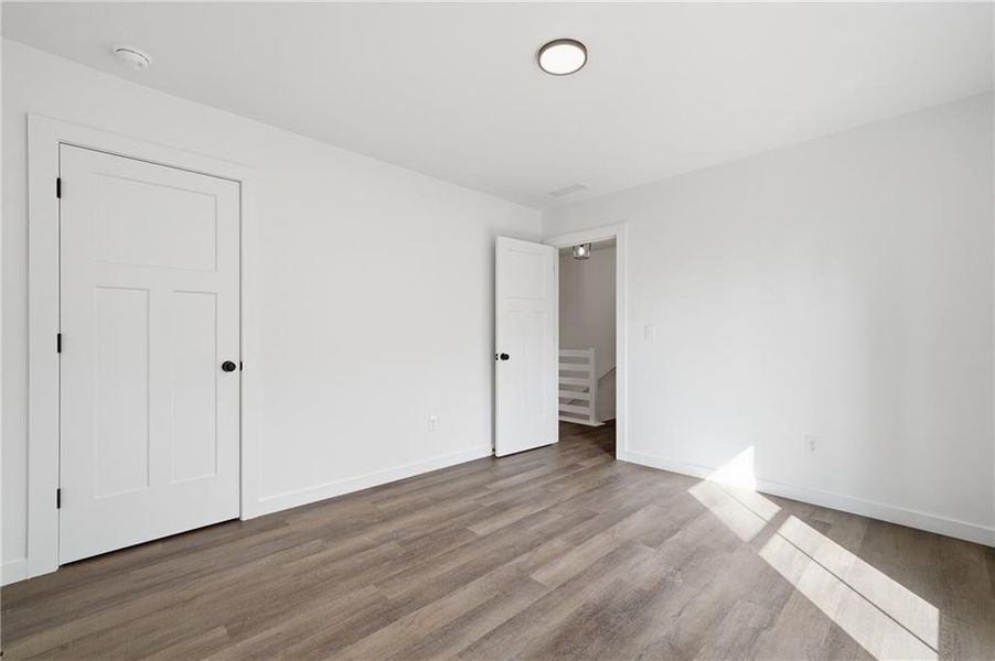 Spacious, unfurnished interior of a new home in , Jasper (Image 45).