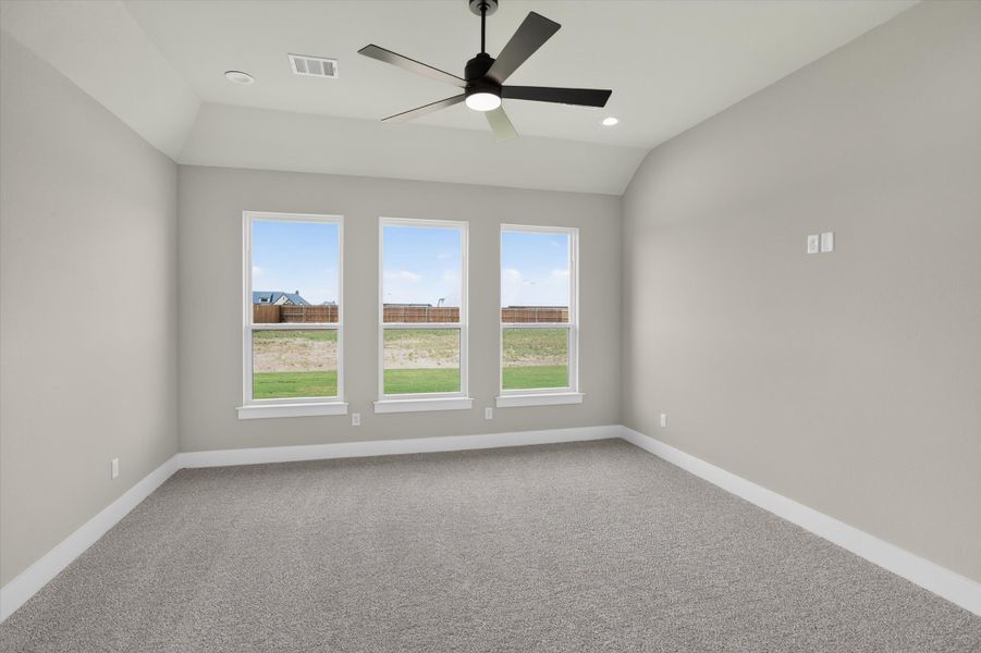 Spacious, unfurnished interior of a new home in Coyote Crossing, Godley (Image 40).