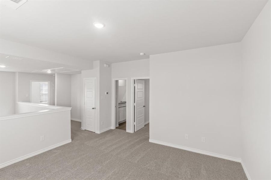 Spacious, unfurnished interior of a new home in Retreat at Fossil Creek, Fort Worth (Image 16). Spacious, unfurnished interior of a new home in Retreat at Fossil Creek, Fort Worth (Image 16).
