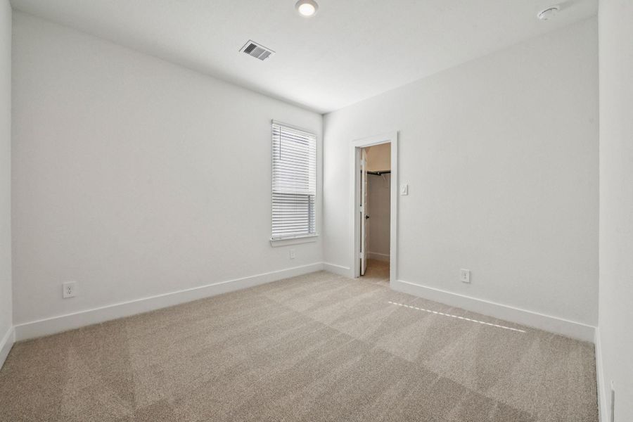 Spacious, unfurnished interior of a new home in Pinewood Trails - Luxe Series, Houston (Image 24).