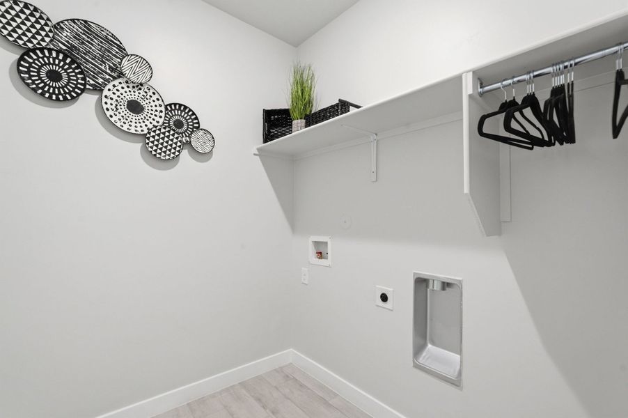 Representative unfurnished interior of a home built from the Santa Rosa by Hakes Brothers in Paseo Del Este, El Paso (Image 21).