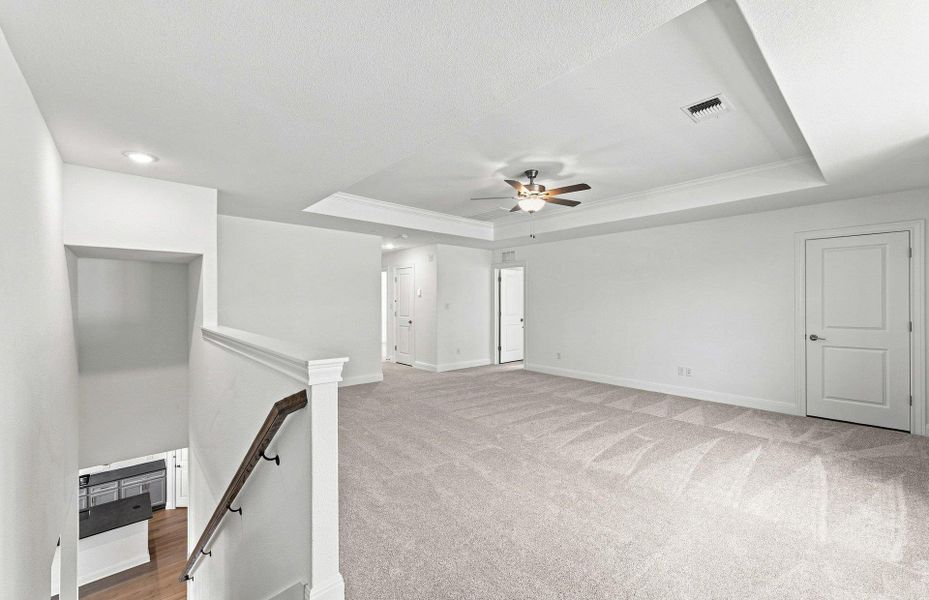Spacious, unfurnished interior of a new home in Saddleback at Santa Rita Ranch, Liberty Hill (Image 17).