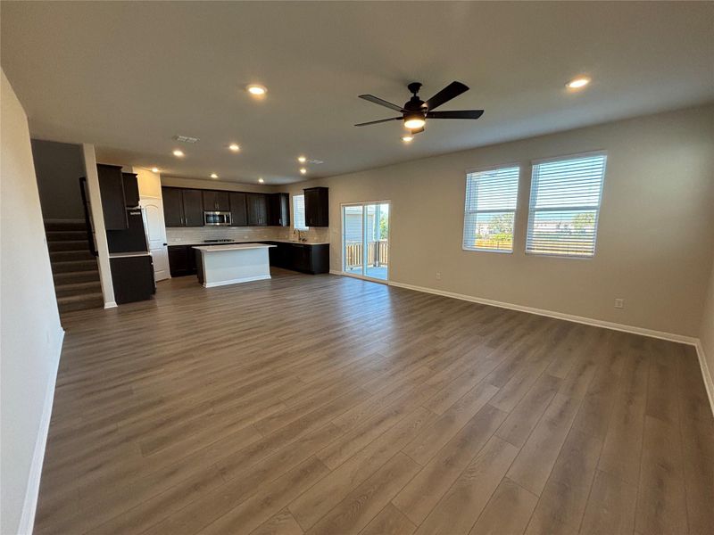 Spacious, unfurnished interior of a new home in Cannon Ranch 45s, Dripping Springs (Image 27).