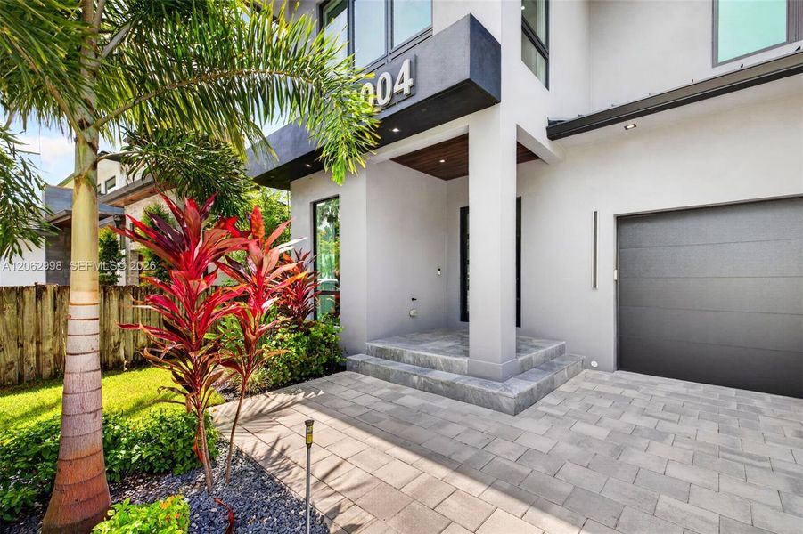 Exterior details and patio area of a home in , Fort Lauderdale (Image 49).