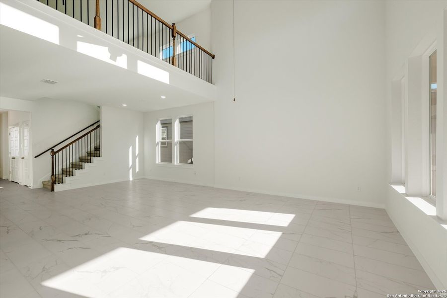 Spacious, unfurnished interior of a new home in Park Hill Commons, San Antonio (Image 14).