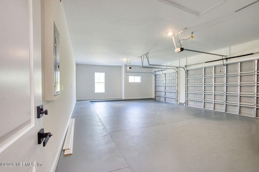 Spacious, unfurnished interior of a new home in , Yulee (Image 22).