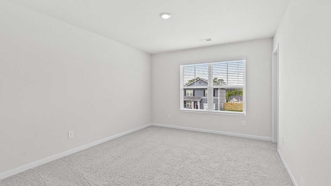 Spacious, unfurnished interior of a new home in Bellemeade Landing, Augusta (Image 23).
