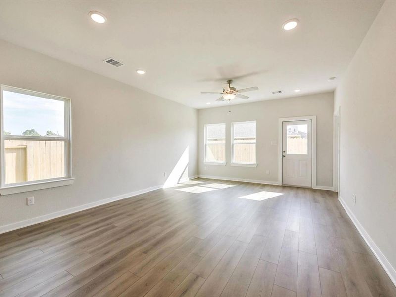 Spacious, unfurnished interior of a new home in The Villages at WestPointe, Dayton (Image 12).