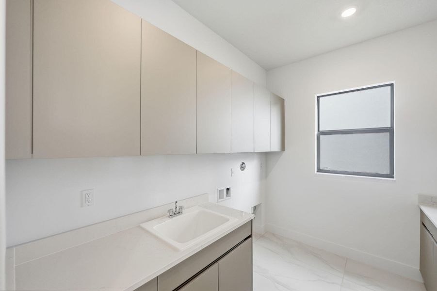 34-web-or-mls-10146-royal-ascot-ave