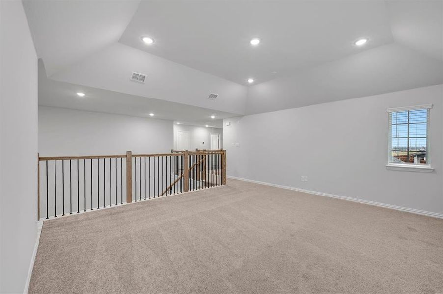 Spacious, unfurnished interior of a new home in Lilyana, Celina (Image 26).