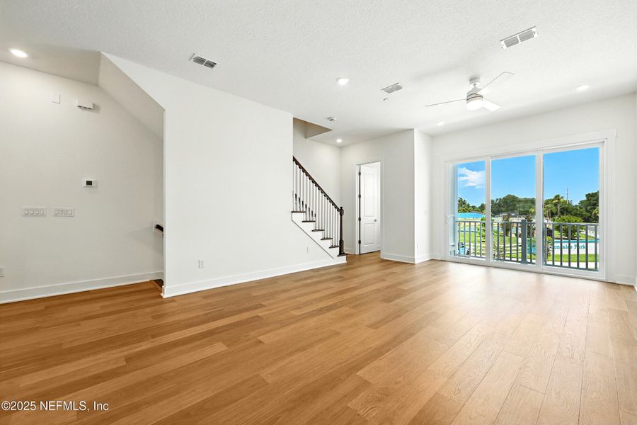 Spacious, unfurnished interior of a new home in , Jacksonville Beach (Image 24).