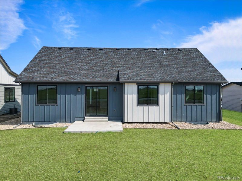 grass virtually staged