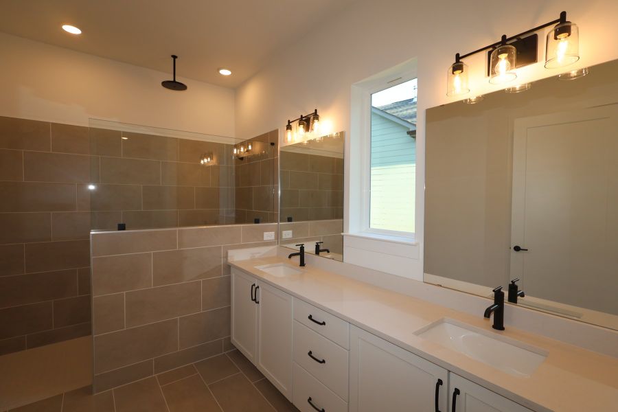 Owner's Bath