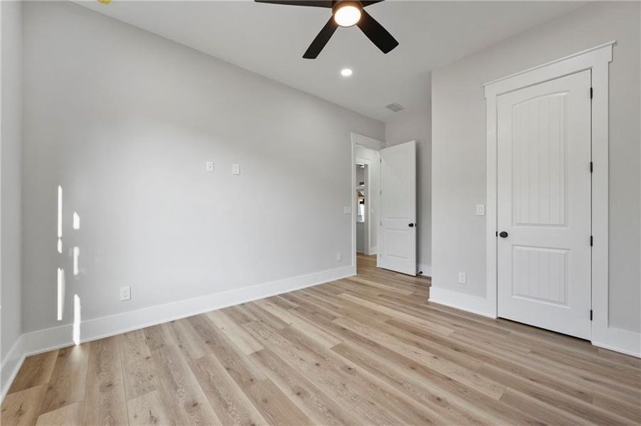 Spacious, unfurnished interior of a new home in , Nicholson (Image 34).