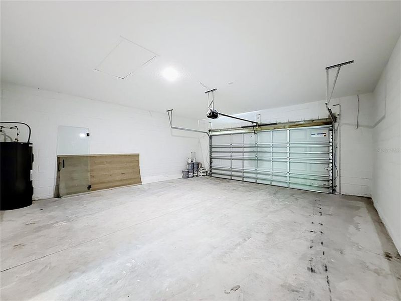 Spacious, unfurnished interior of a new home in , Eustis (Image 21).