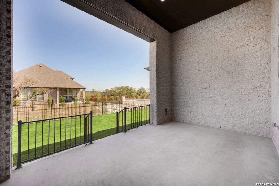 Exterior details and patio area of a home in La Cima, San Marcos (Image 2).