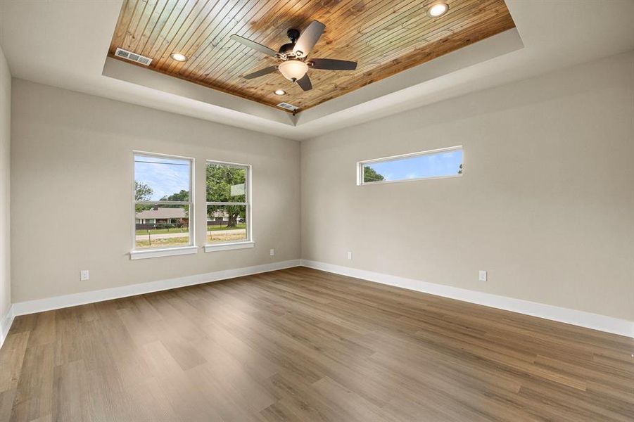 Spacious, unfurnished interior of a new home in , Greenville (Image 15).