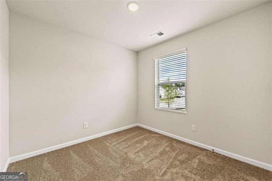 Spacious, unfurnished interior of a new home in The Grove At Mundy Mill, Gainesville (Image 14).