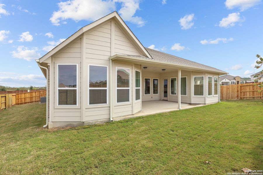 Exterior details and patio area of a home in Homestead, Schertz (Image 3).