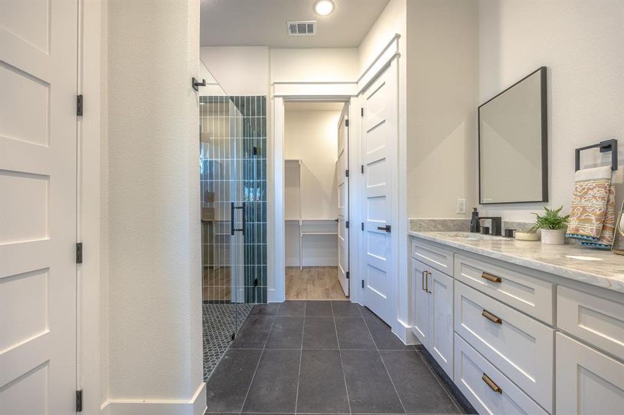 Furnished interior view inside a new home in , Fort Worth (Image 14).